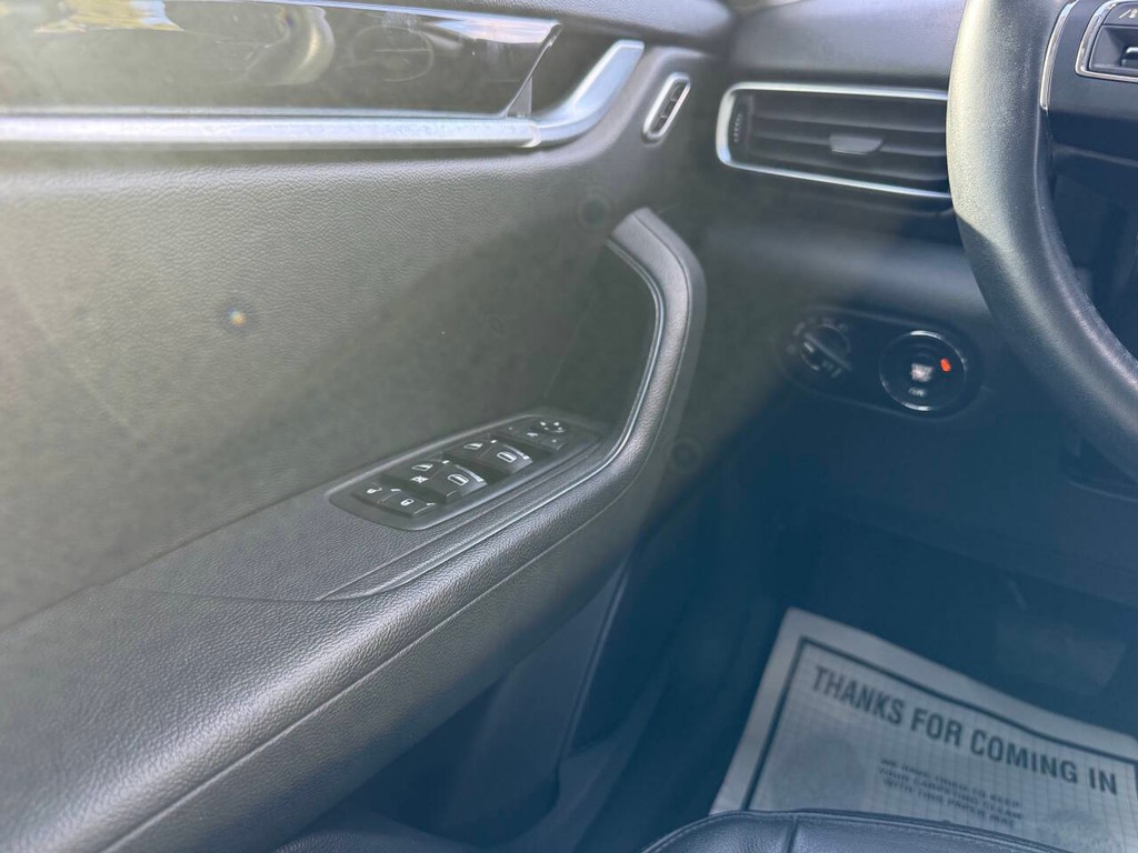 Maserati Levante Vehicle Full-screen Gallery Image 29