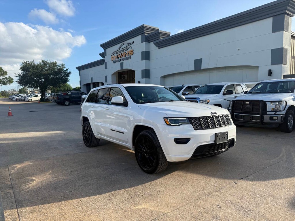 Jeep Grand Cherokee Vehicle Full-screen Gallery Image 02