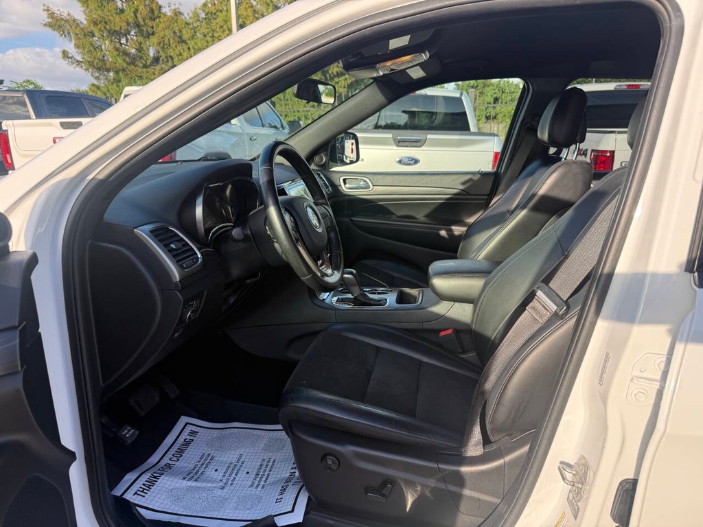 Jeep Grand Cherokee Vehicle Full-screen Gallery Image 07