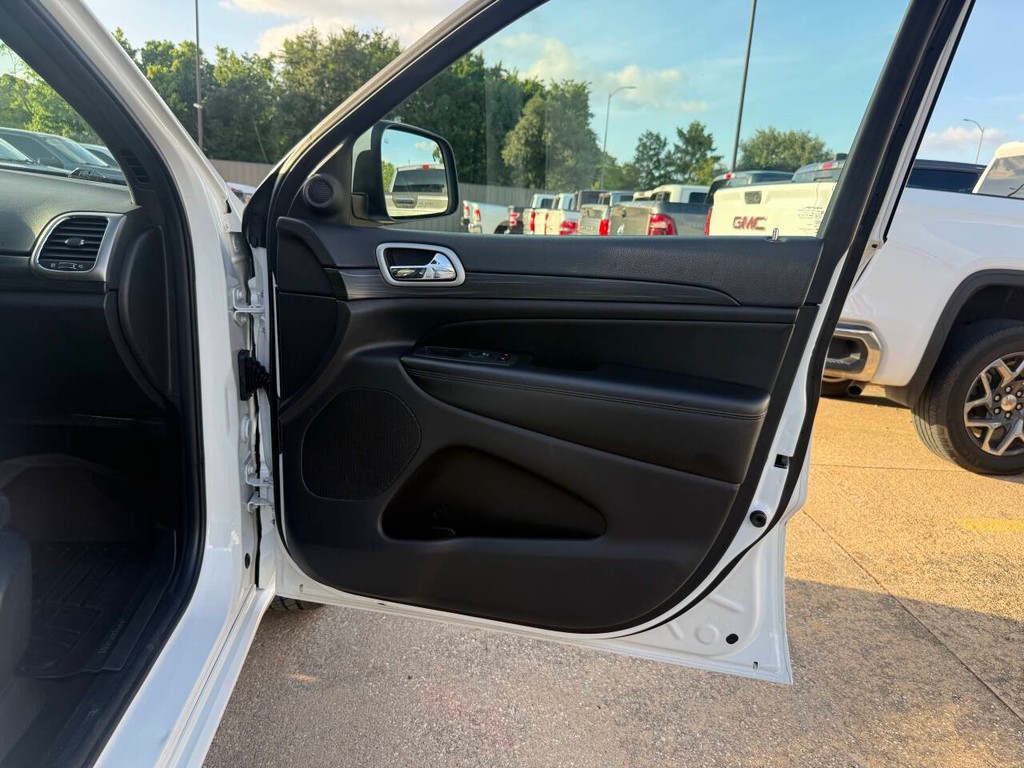 Jeep Grand Cherokee Vehicle Full-screen Gallery Image 11
