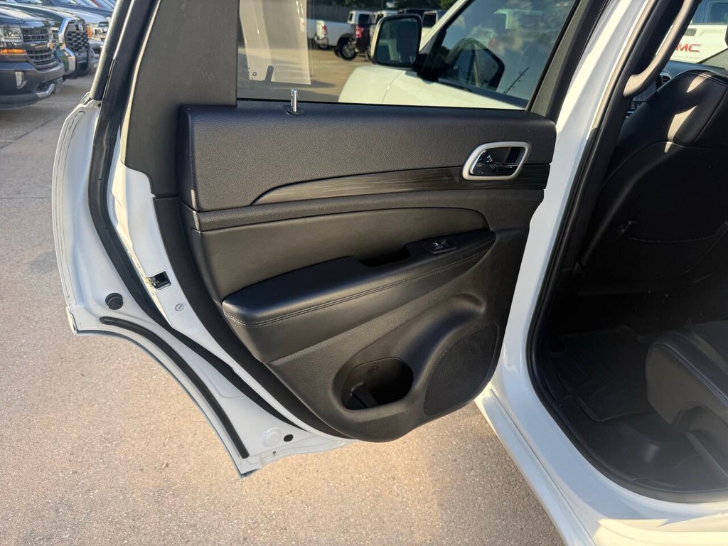 Jeep Grand Cherokee Vehicle Full-screen Gallery Image 14