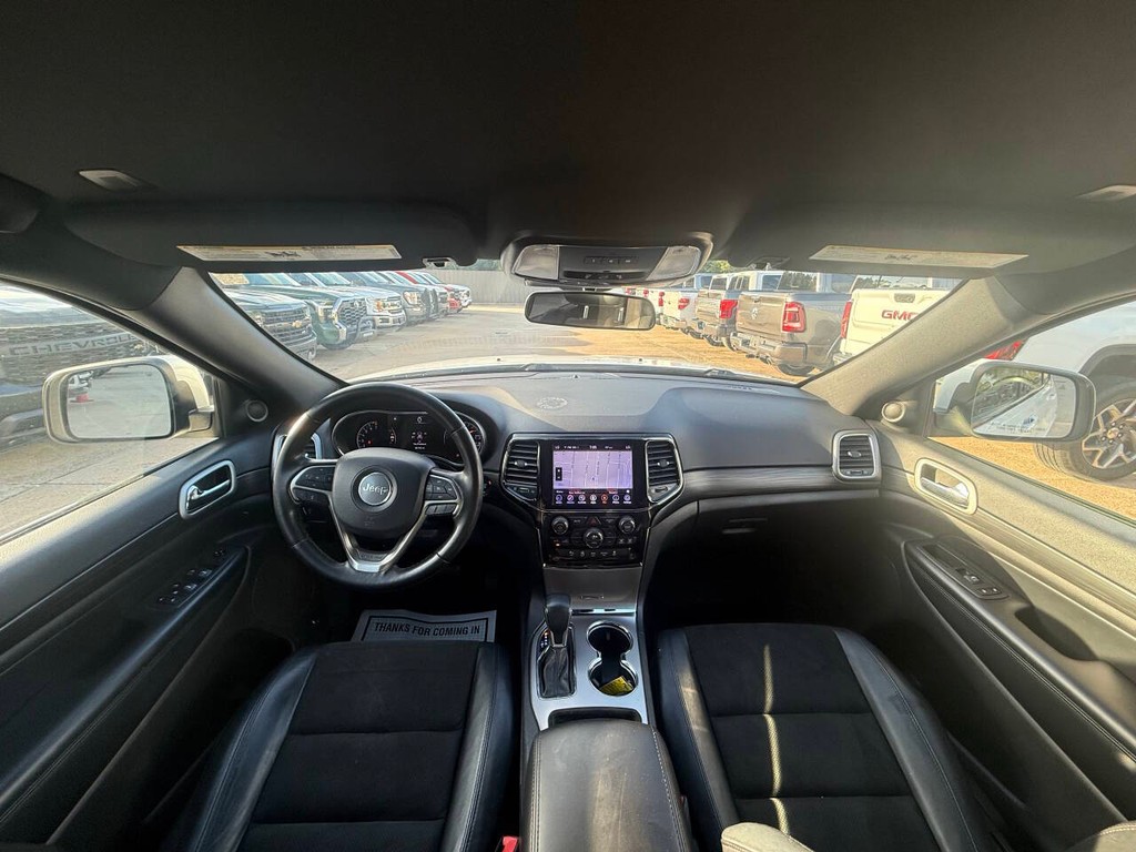 Jeep Grand Cherokee Vehicle Full-screen Gallery Image 18