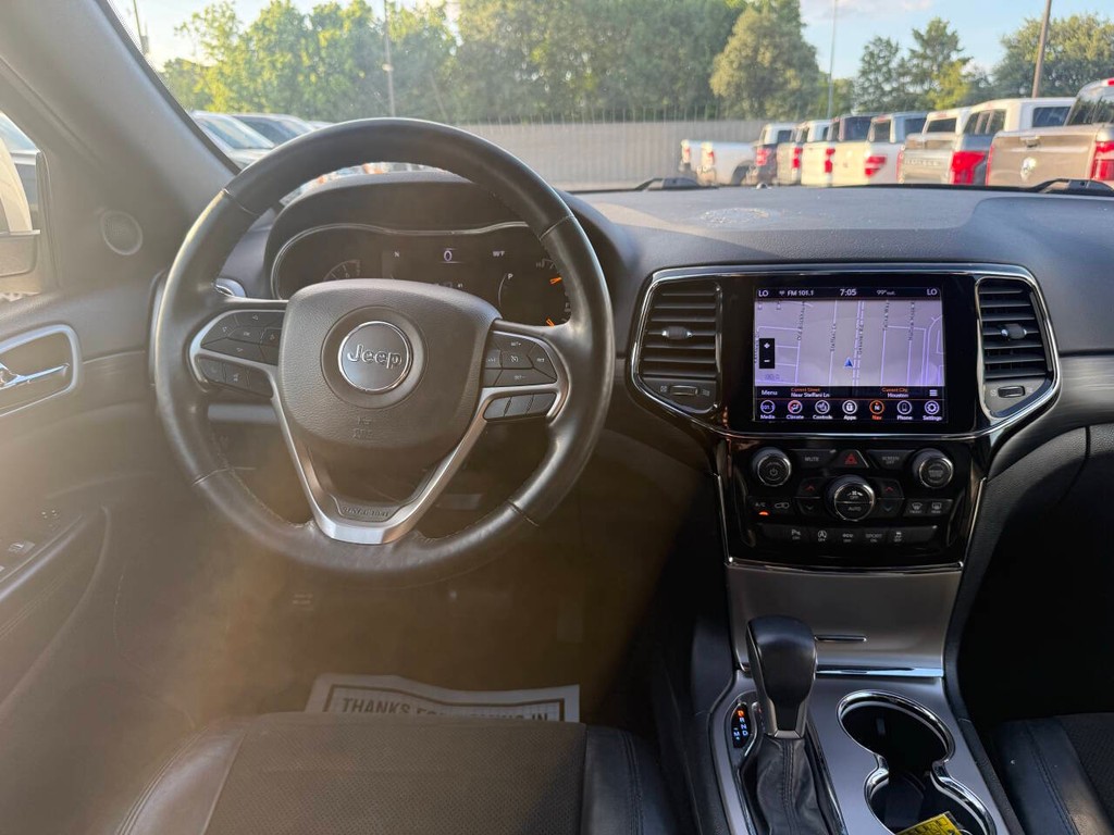 Jeep Grand Cherokee Vehicle Full-screen Gallery Image 21