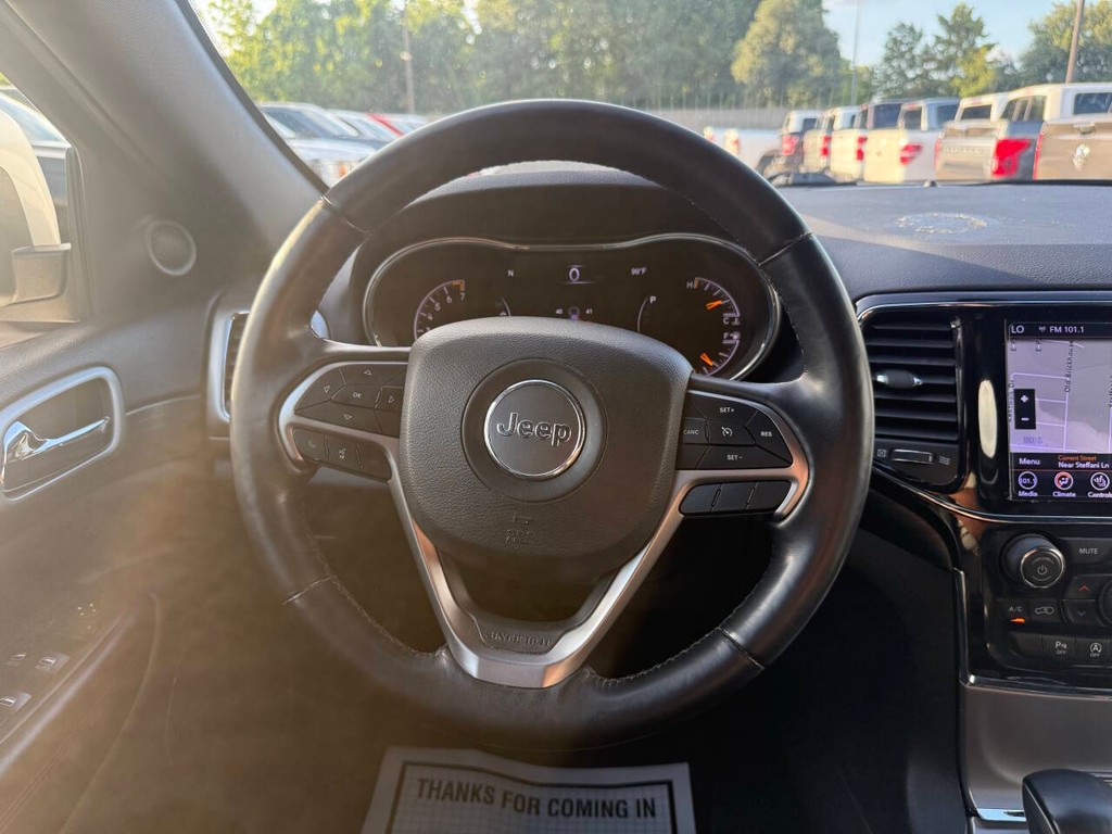 Jeep Grand Cherokee Vehicle Full-screen Gallery Image 22