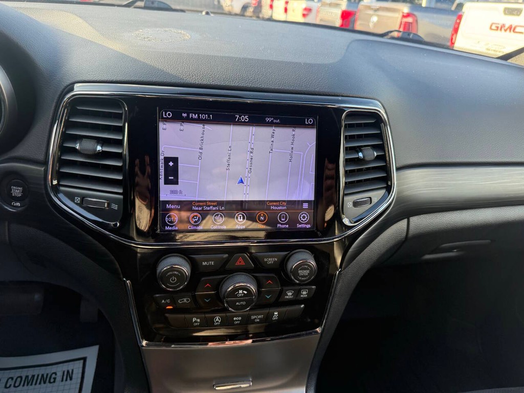 Jeep Grand Cherokee Vehicle Full-screen Gallery Image 24
