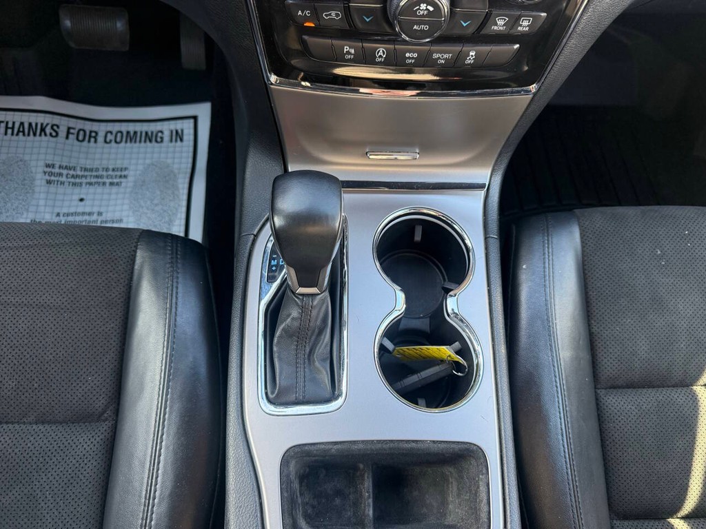 Jeep Grand Cherokee Vehicle Full-screen Gallery Image 28