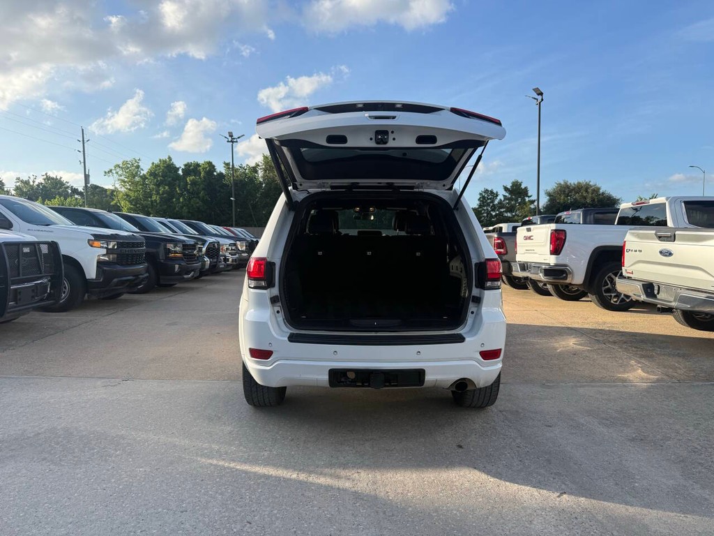 Jeep Grand Cherokee Vehicle Full-screen Gallery Image 35