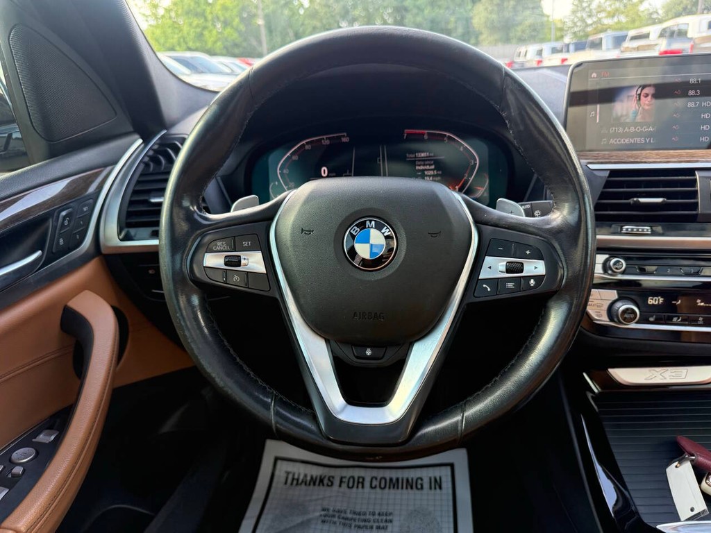 BMW X3 Vehicle Full-screen Gallery Image 22