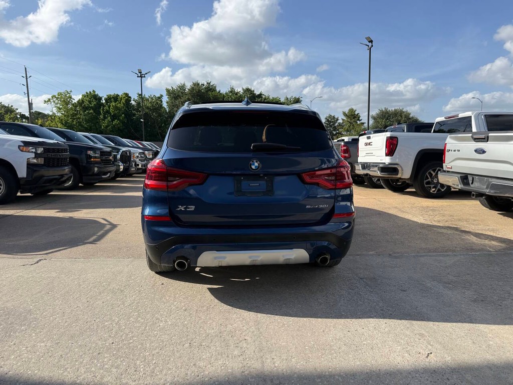 BMW X3 Vehicle Full-screen Gallery Image 41