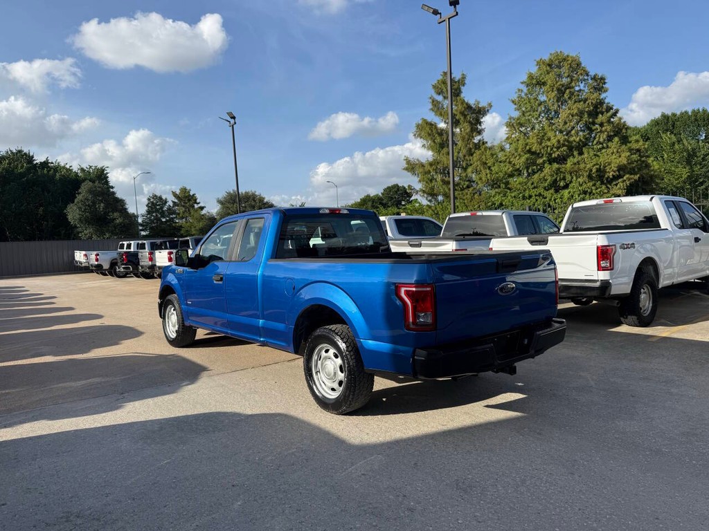 Ford F-150 Vehicle Full-screen Gallery Image 03