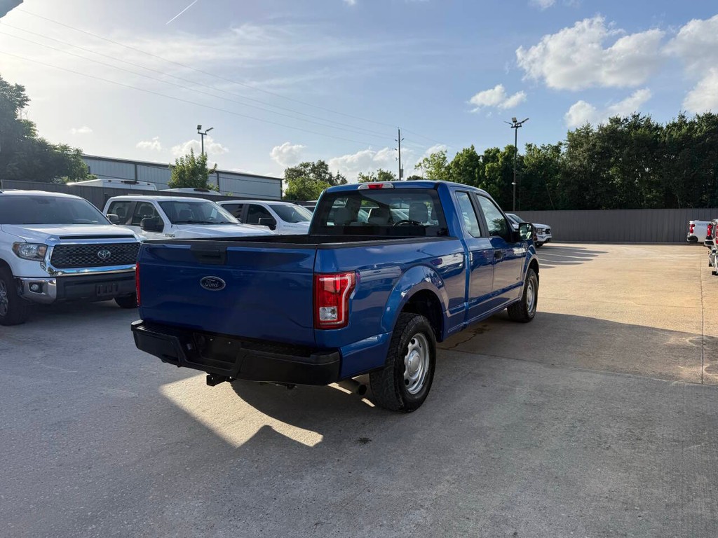 Ford F-150 Vehicle Full-screen Gallery Image 04