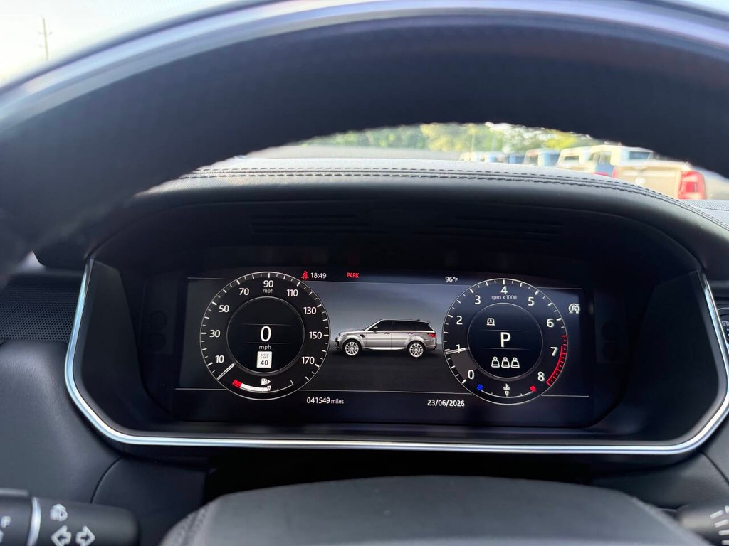 Land Rover Range Rover Sport Vehicle Full-screen Gallery Image 32