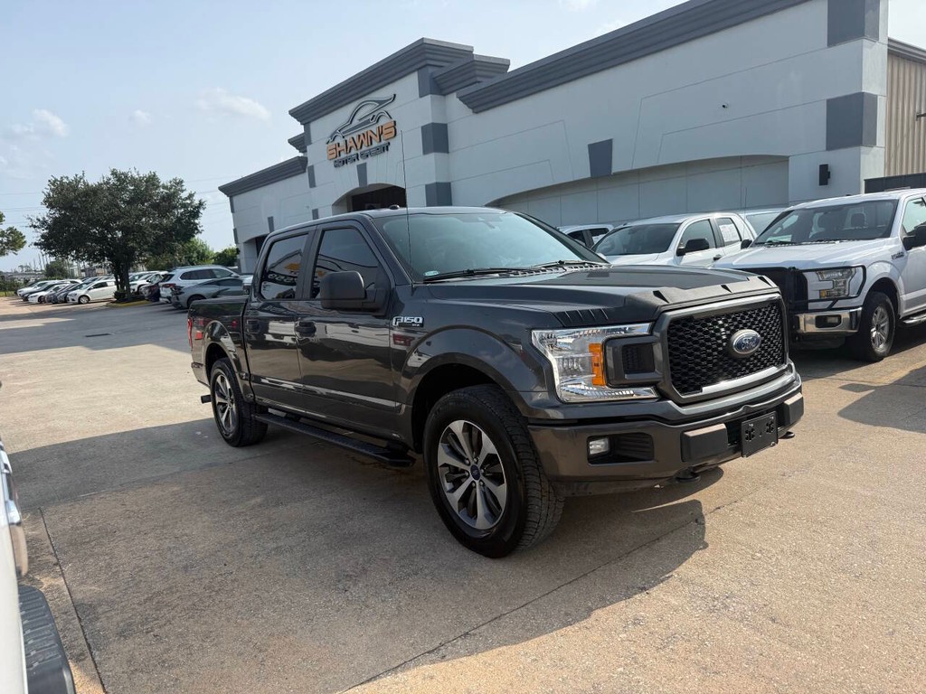 Ford F-150 Vehicle Full-screen Gallery Image 02