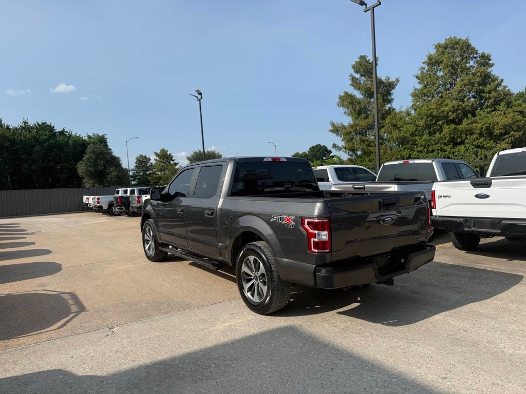Ford F-150 Vehicle Full-screen Gallery Image 04