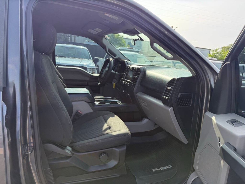 Ford F-150 Vehicle Full-screen Gallery Image 10