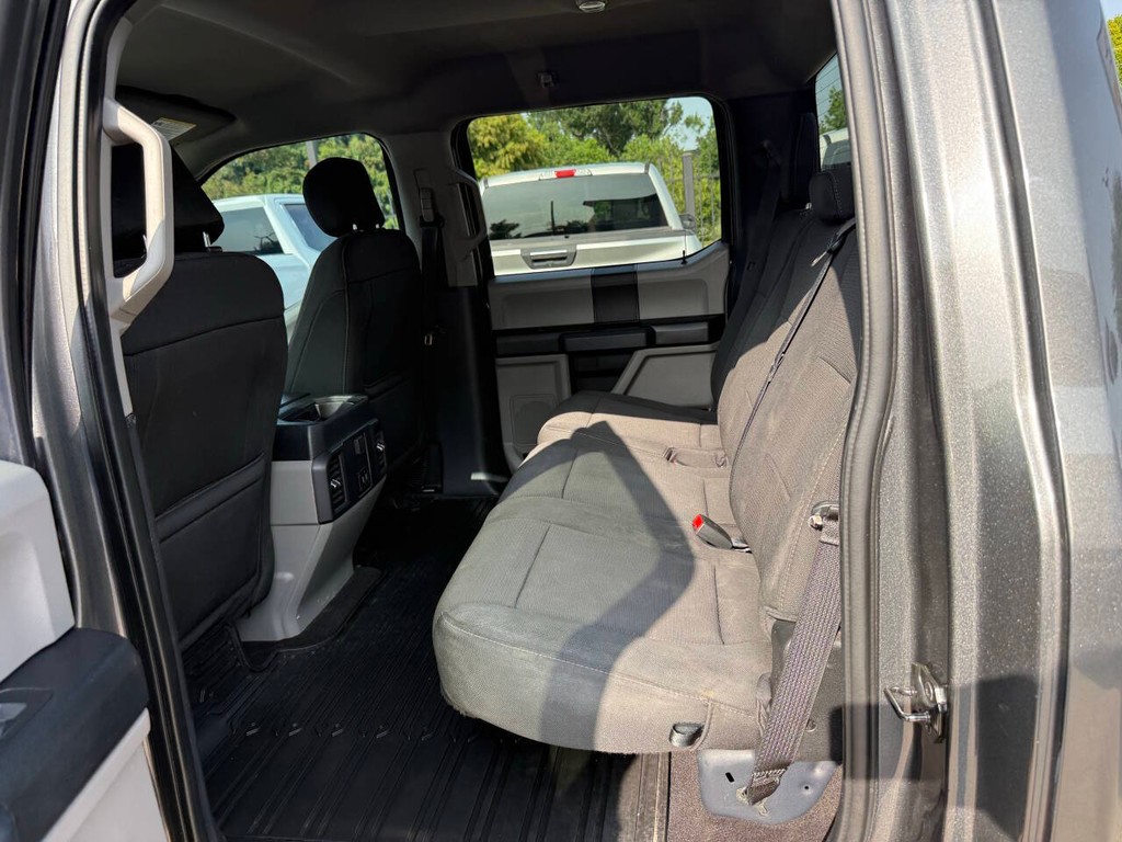 Ford F-150 Vehicle Full-screen Gallery Image 13