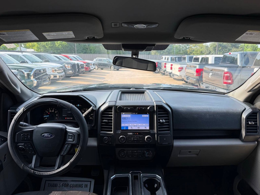 Ford F-150 Vehicle Full-screen Gallery Image 17