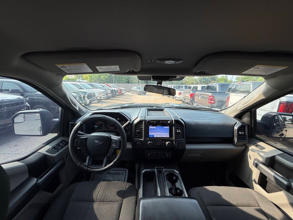 Ford F-150 Vehicle Full-screen Gallery Image 18