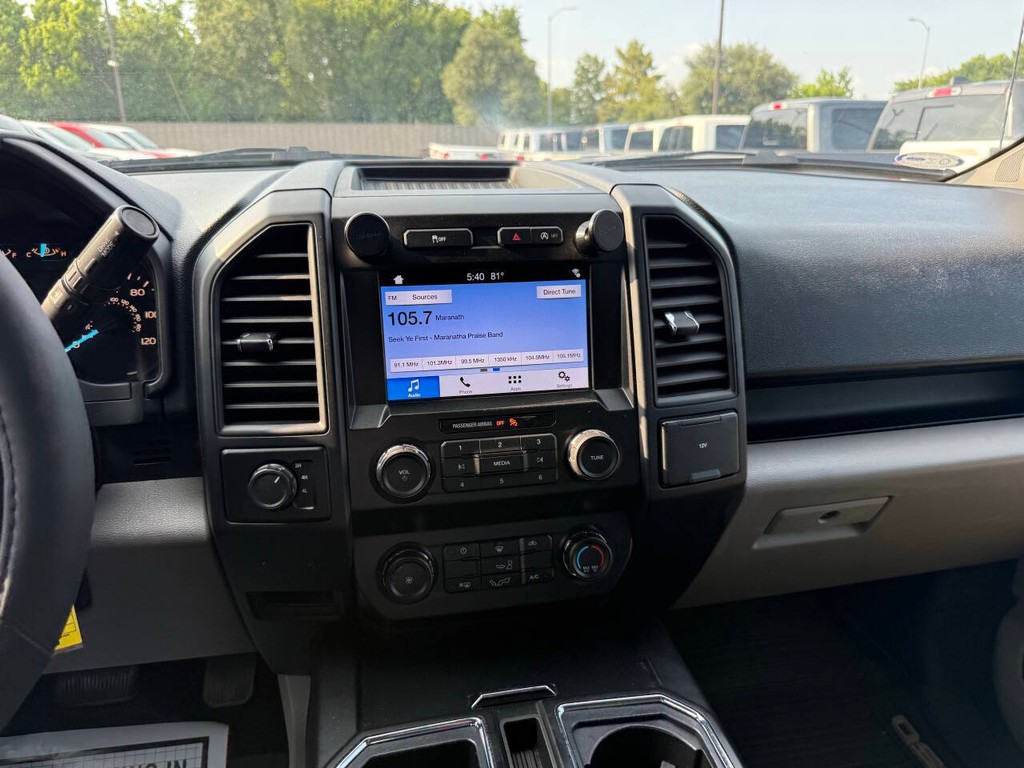 Ford F-150 Vehicle Full-screen Gallery Image 24