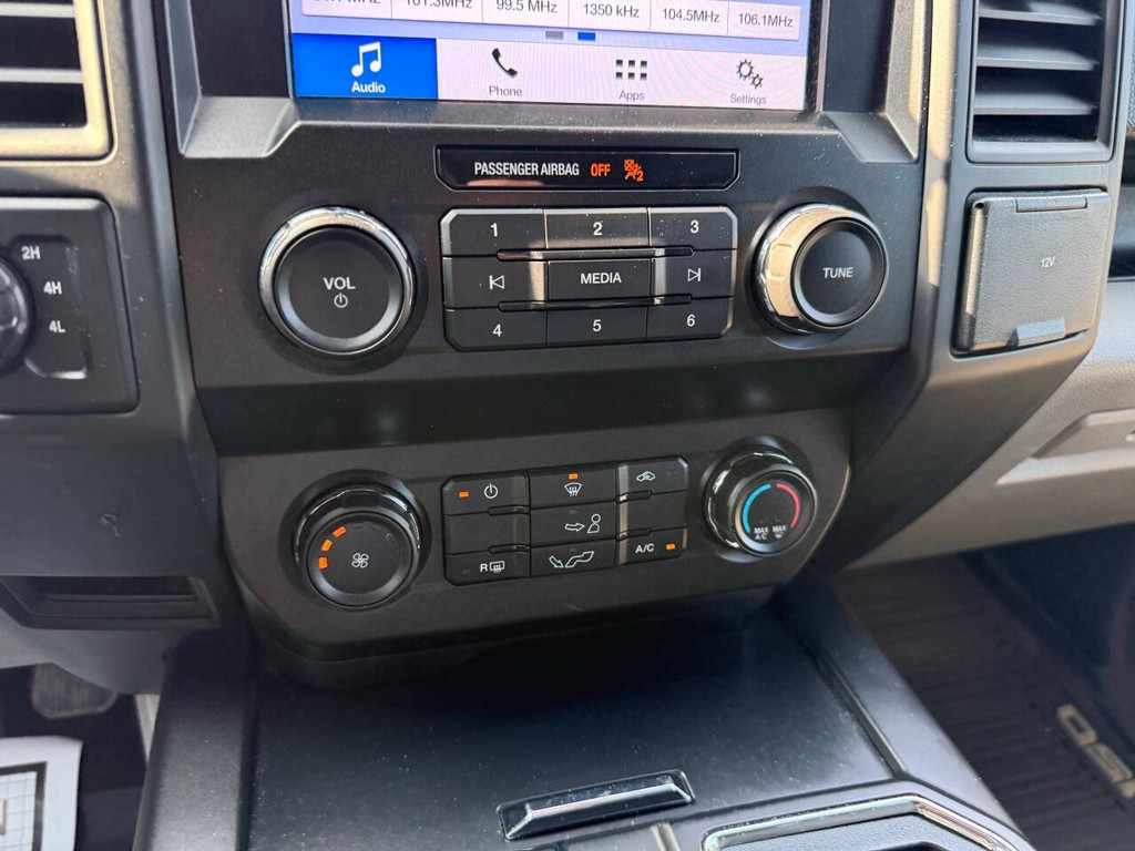 Ford F-150 Vehicle Full-screen Gallery Image 28