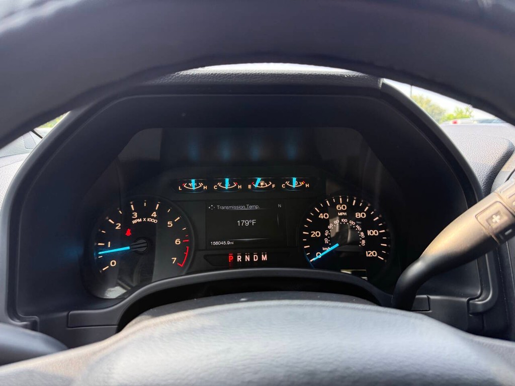 Ford F-150 Vehicle Full-screen Gallery Image 31