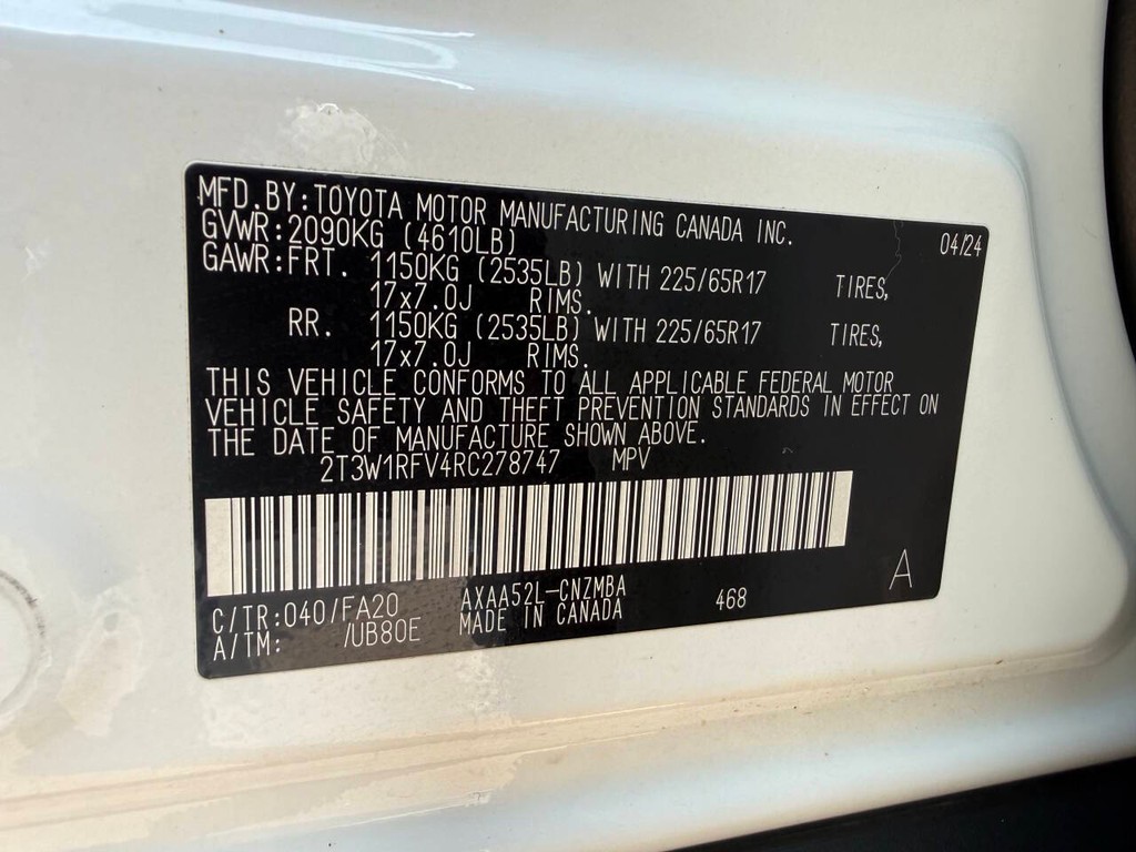 Toyota RAV4 Vehicle Full-screen Gallery Image 33