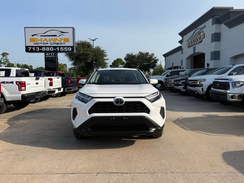 Toyota RAV4 Vehicle Full-screen Gallery Image 40