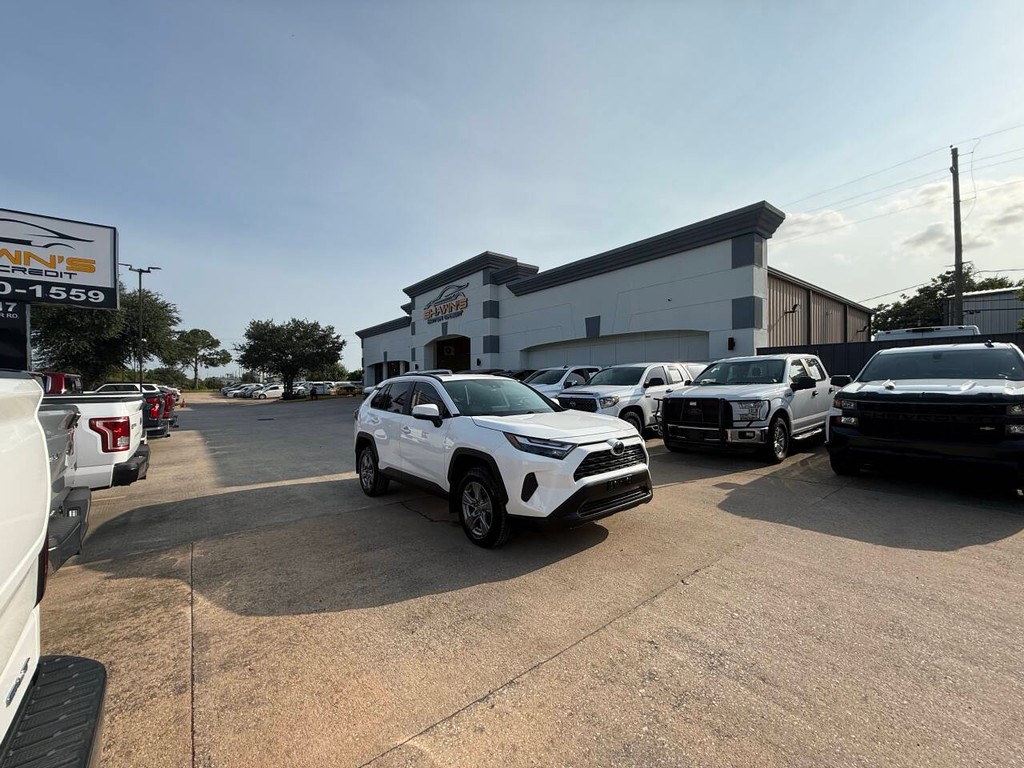Toyota RAV4 Vehicle Full-screen Gallery Image 43