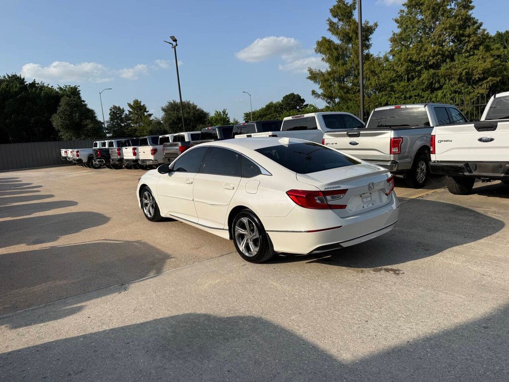 Honda Accord Sedan Vehicle Full-screen Gallery Image 04
