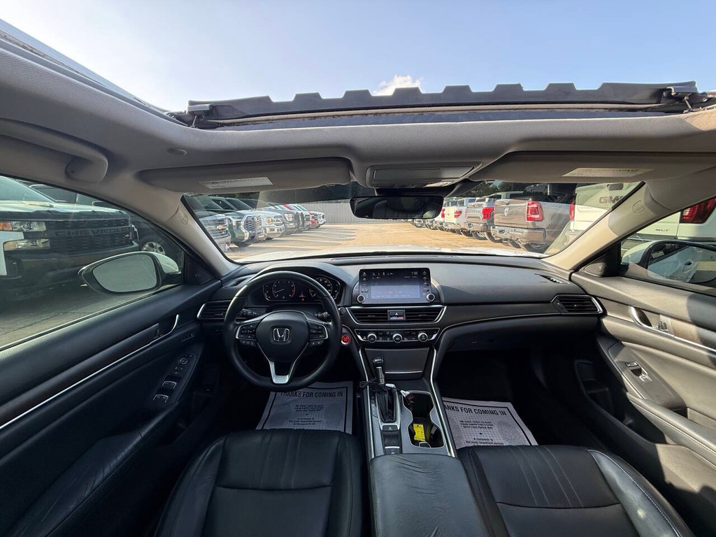 Honda Accord Sedan Vehicle Full-screen Gallery Image 18