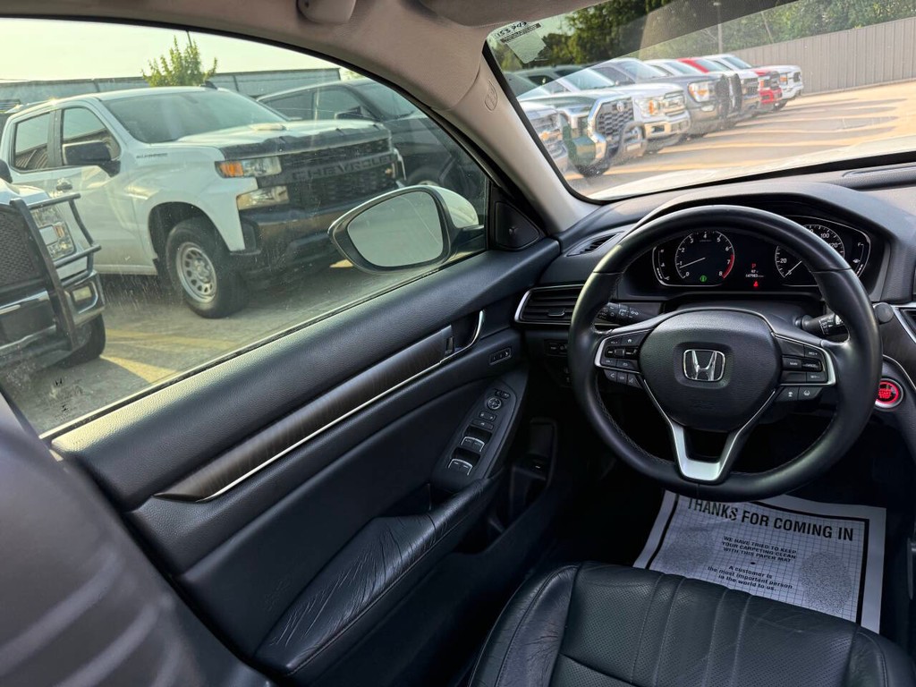 Honda Accord Sedan Vehicle Full-screen Gallery Image 19