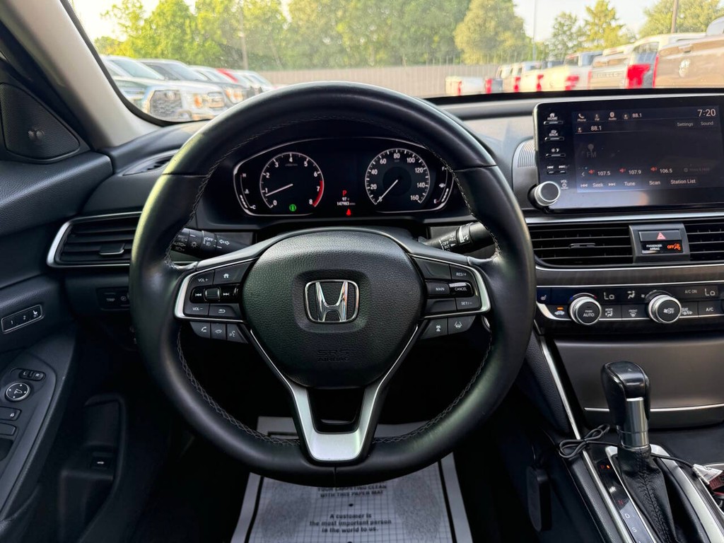 Honda Accord Sedan Vehicle Full-screen Gallery Image 22