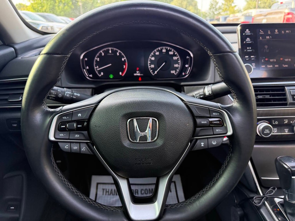 Honda Accord Sedan Vehicle Full-screen Gallery Image 23