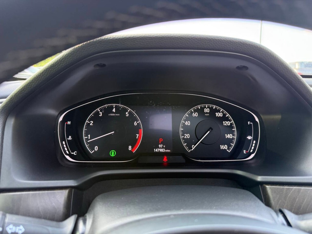Honda Accord Sedan Vehicle Full-screen Gallery Image 32