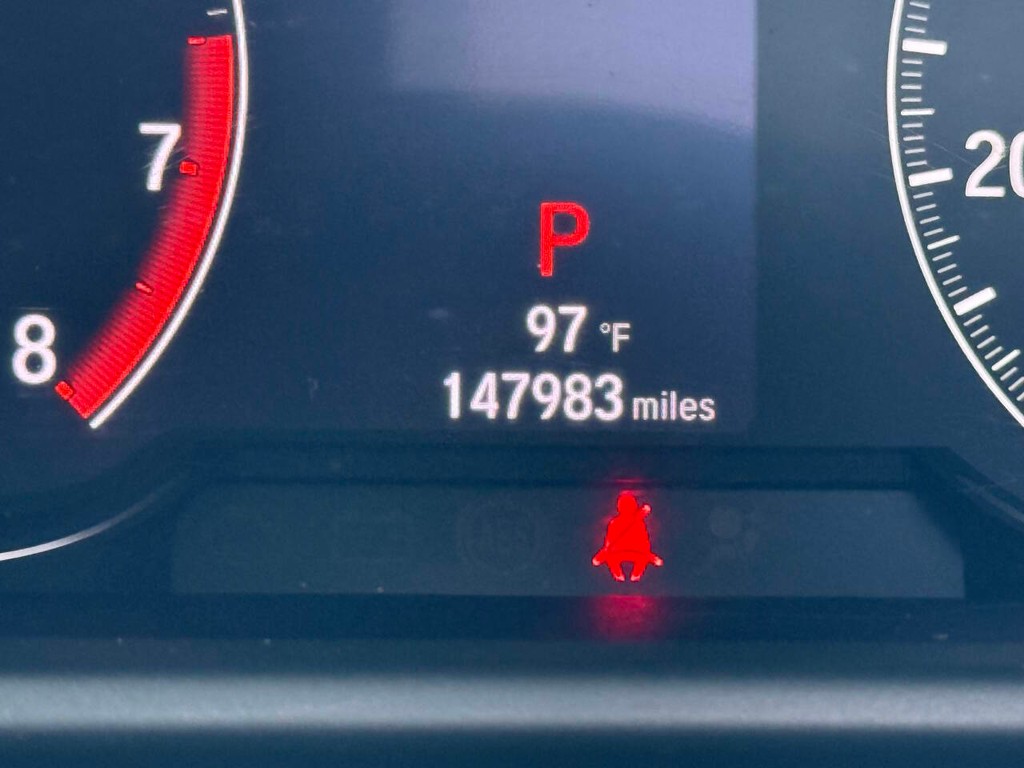 Honda Accord Sedan Vehicle Full-screen Gallery Image 33