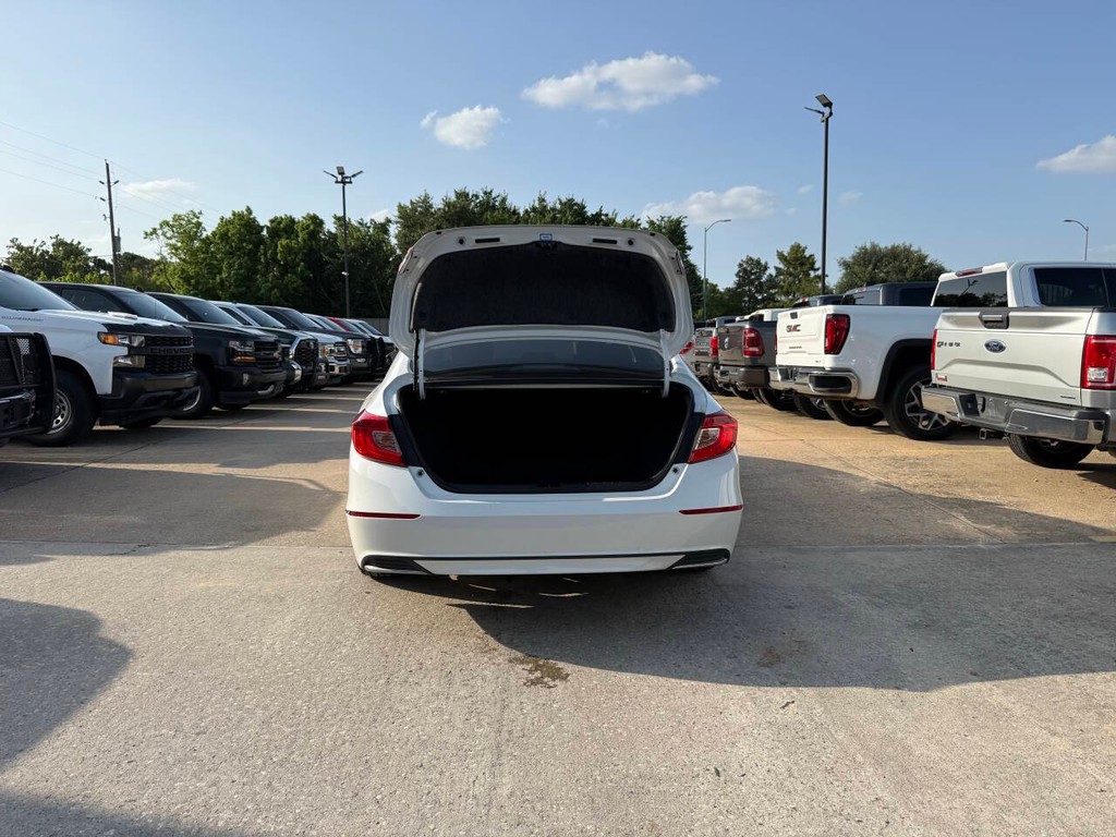 Honda Accord Sedan Vehicle Full-screen Gallery Image 37