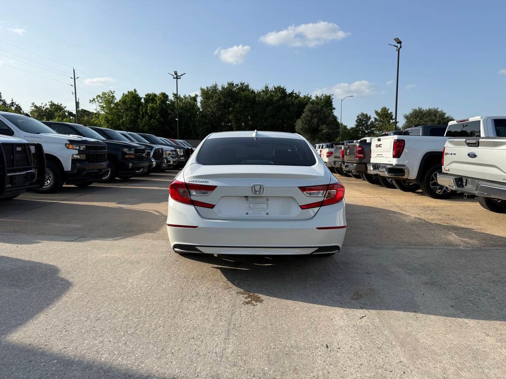 Honda Accord Sedan Vehicle Full-screen Gallery Image 38