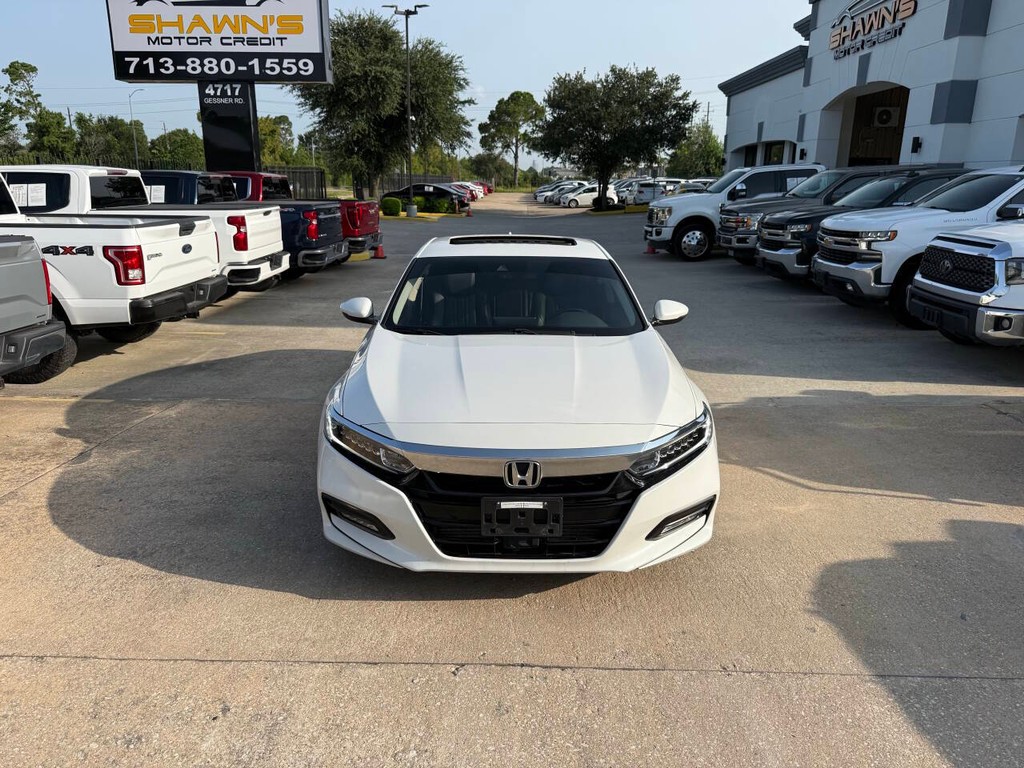 Honda Accord Sedan Vehicle Full-screen Gallery Image 39