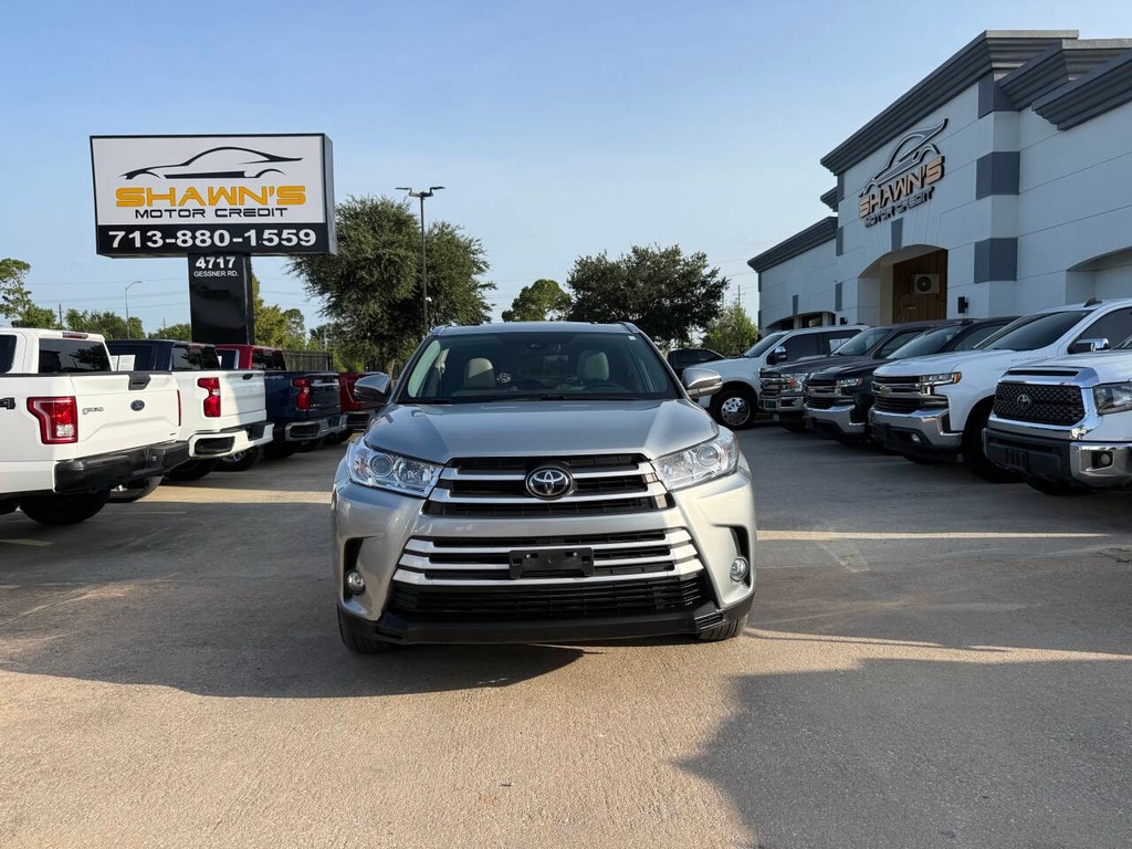 Toyota Highlander Vehicle Full-screen Gallery Image 43