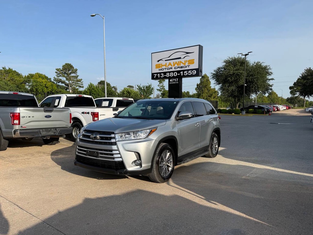 Toyota Highlander Vehicle Full-screen Gallery Image 45