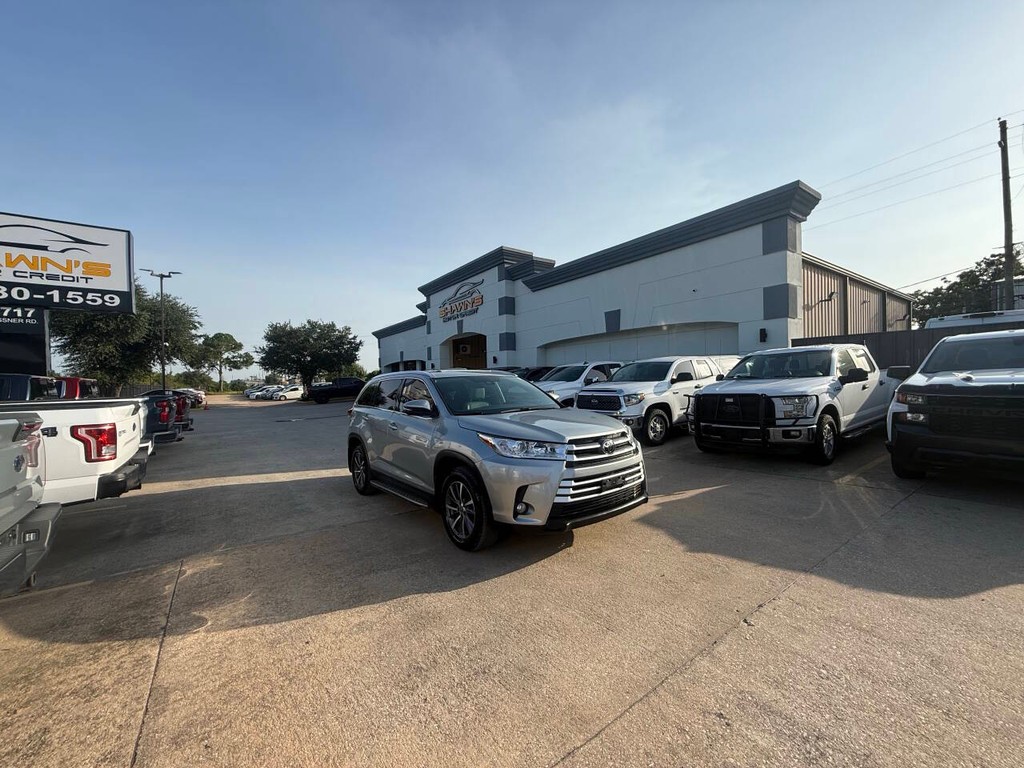 Toyota Highlander Vehicle Full-screen Gallery Image 46