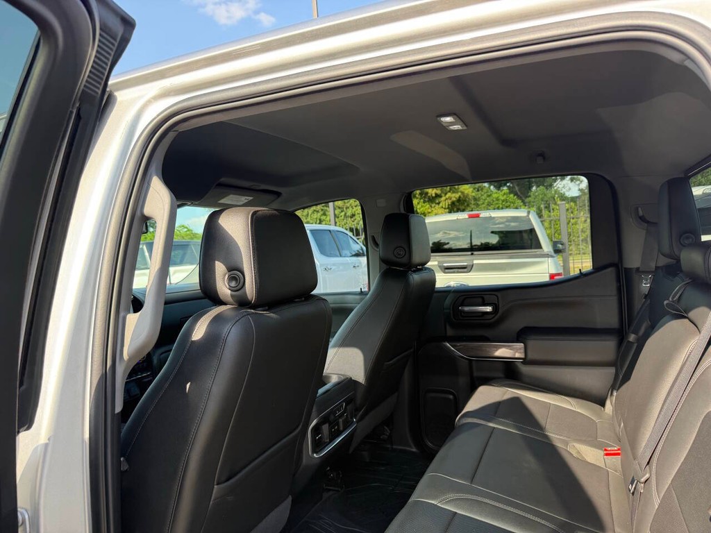 Chevrolet Silverado 1500 Vehicle Full-screen Gallery Image 12