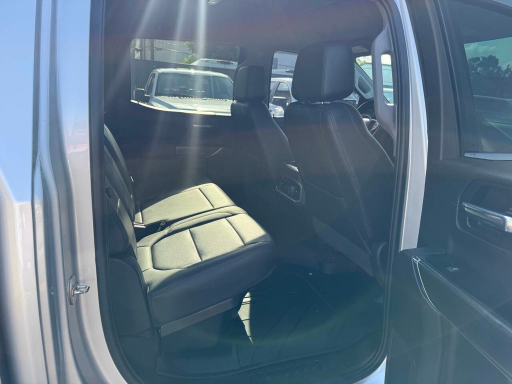 Chevrolet Silverado 1500 Vehicle Full-screen Gallery Image 15