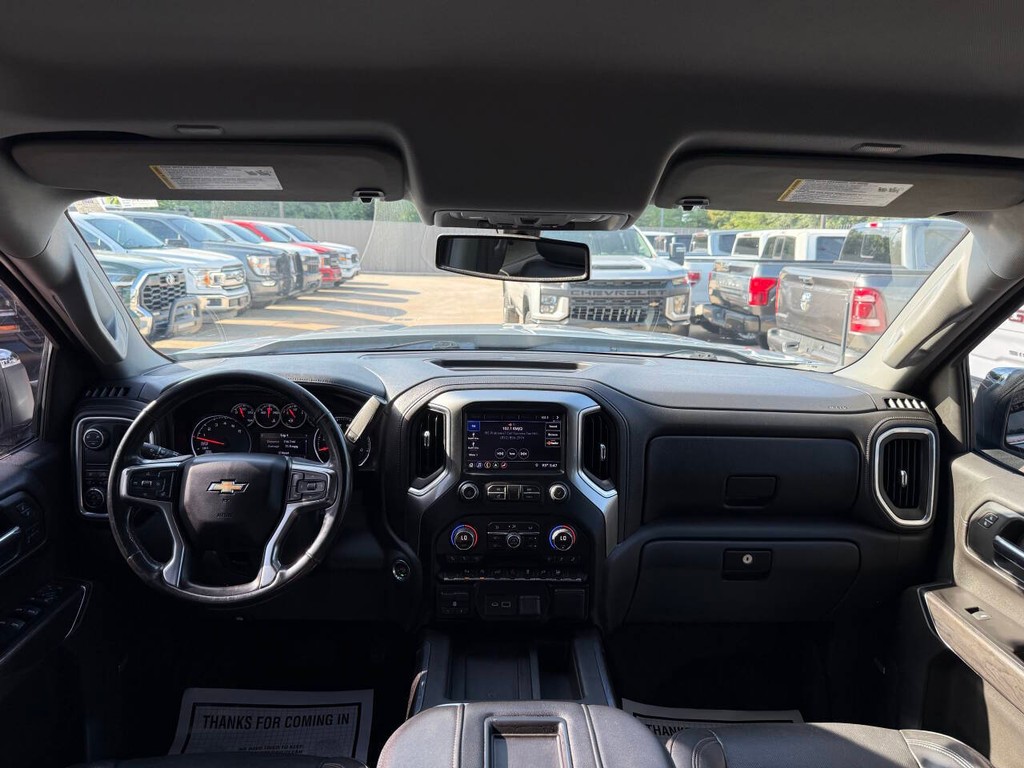 Chevrolet Silverado 1500 Vehicle Full-screen Gallery Image 17