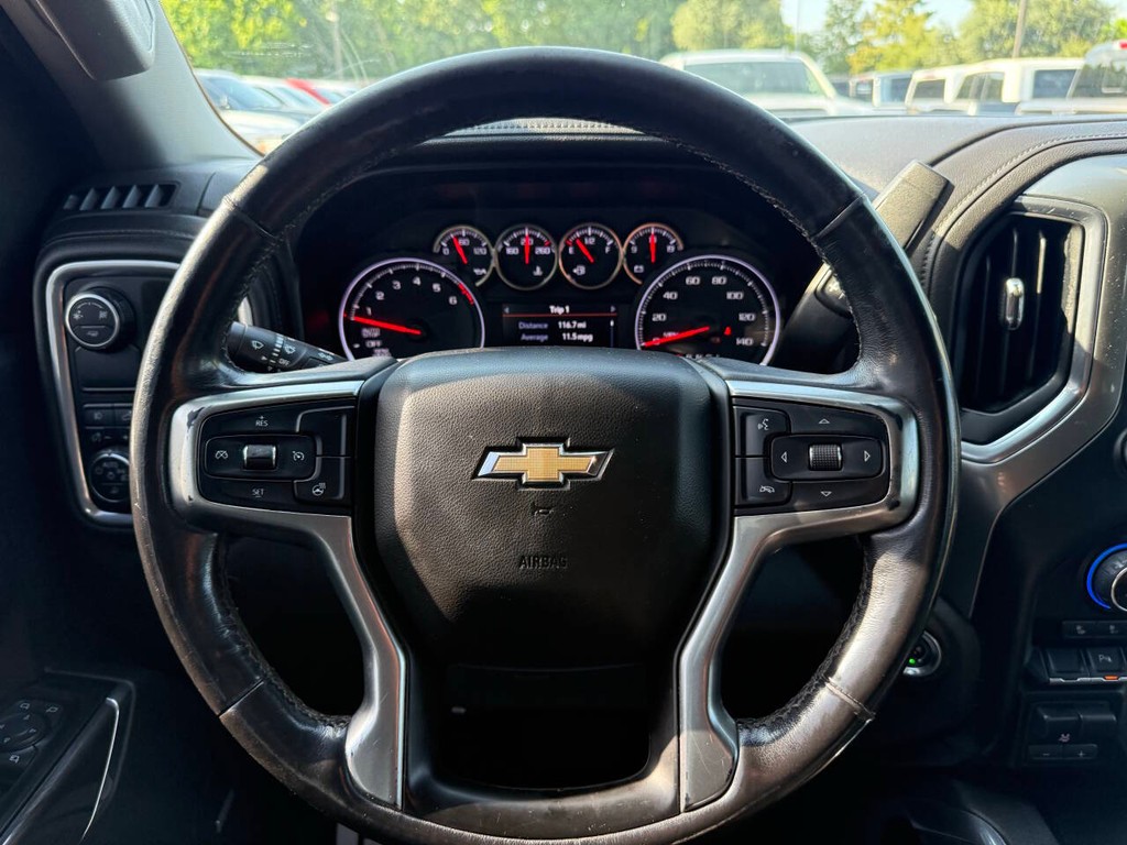 Chevrolet Silverado 1500 Vehicle Full-screen Gallery Image 23