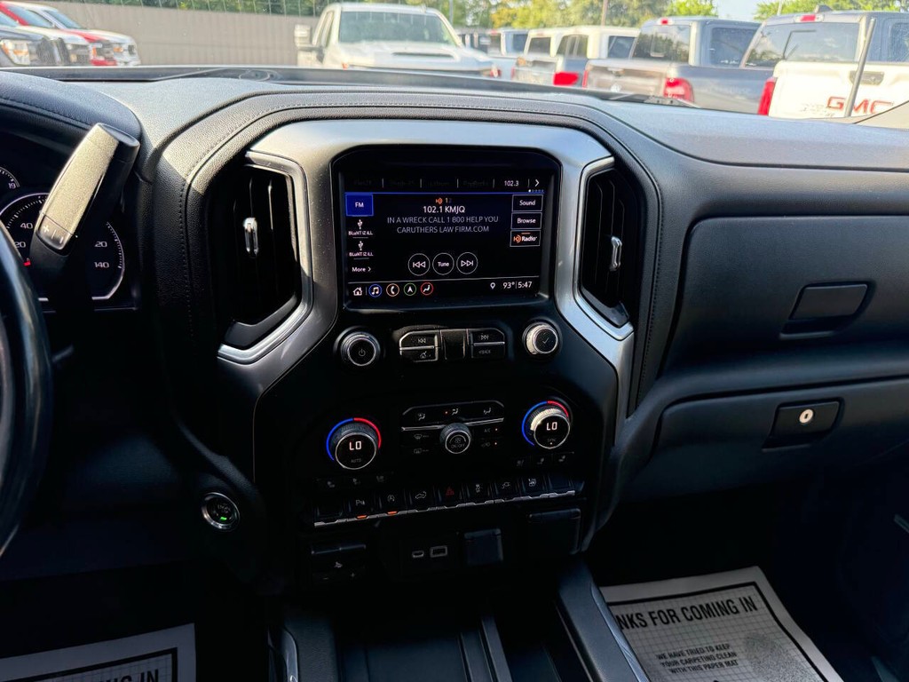 Chevrolet Silverado 1500 Vehicle Full-screen Gallery Image 24