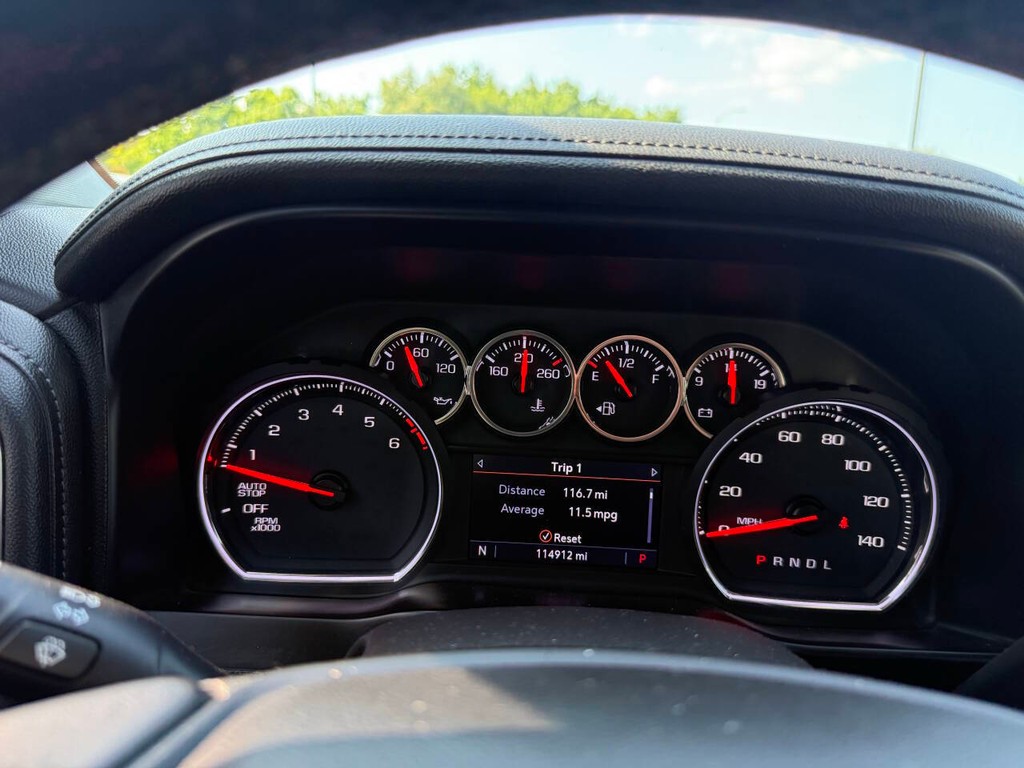 Chevrolet Silverado 1500 Vehicle Full-screen Gallery Image 32