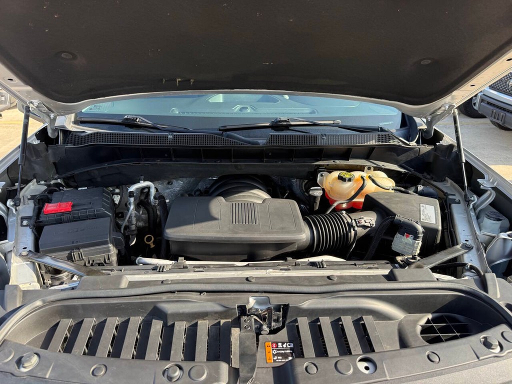 Chevrolet Silverado 1500 Vehicle Full-screen Gallery Image 35