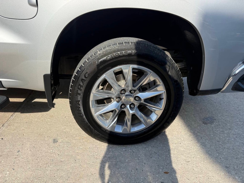 Chevrolet Silverado 1500 Vehicle Full-screen Gallery Image 36