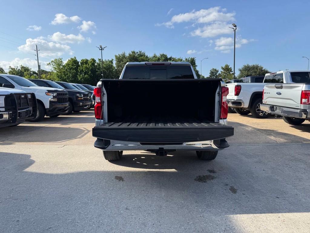 Chevrolet Silverado 1500 Vehicle Full-screen Gallery Image 37